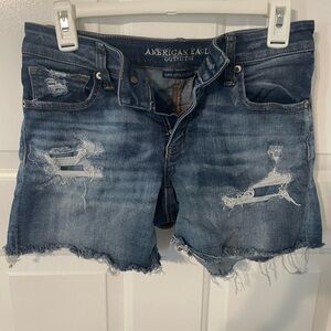 Women’s American Eagle jean shorts (size 6) like new